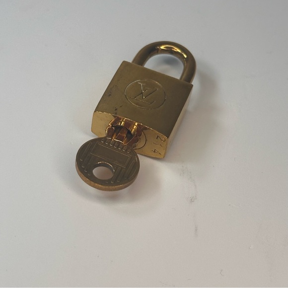 Louis Vuitton Vintage Gold Lock and Key #214 - Picture 4 of 8